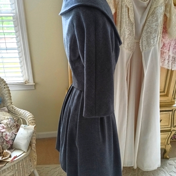 VINTAGE 1960s. DESIGNER,"MICHAEL NOVARESE" WOOL DRESS w/ MATCHING CROP JACKET! - Picture 5 of 16
